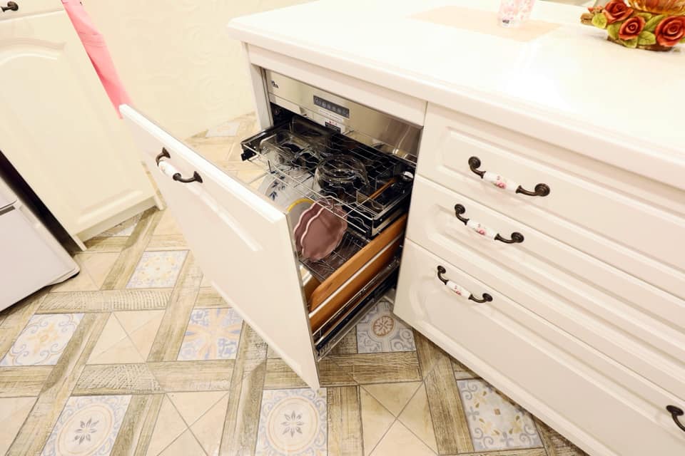 G-shaped country style rose straight white hole spacing 128mm ceramic handle - baked black base HG820BLWH