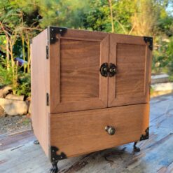職人手作多功能小木盒 復古風格 雙門木製收納櫃 抽屜和金屬裝飾